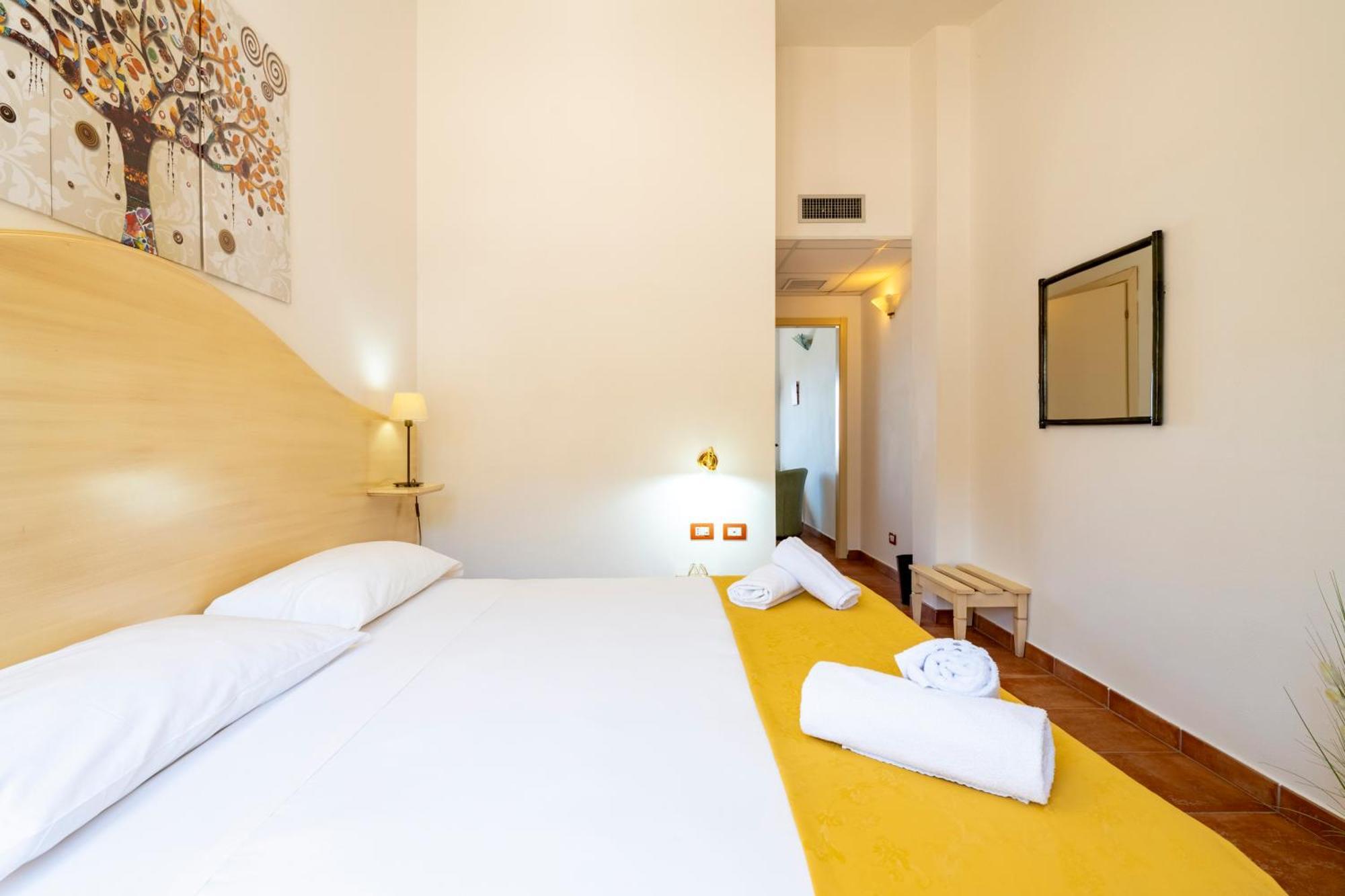 Hotel Marie Claire Lanusei Exterior foto