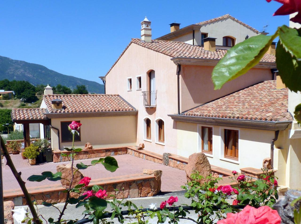 Hotel Marie Claire Lanusei Exterior foto